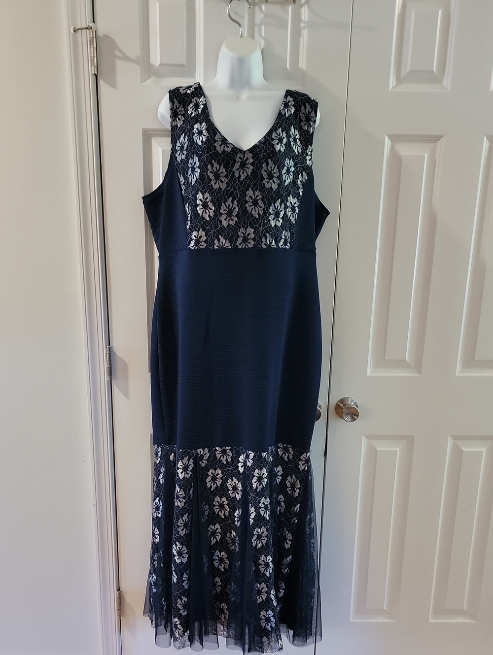 Candalite 3X Navy‎ Silver Lace Mermaid Maxi Gown NWT - Picture 2 of 7